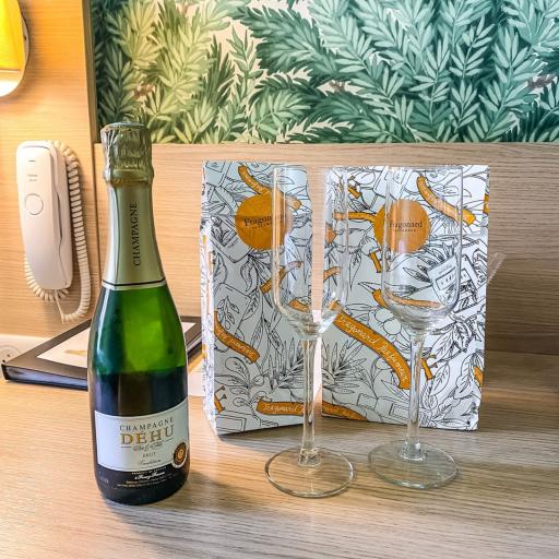 Hôtel de France Nice - stagings in the room - Champagne - snacks - beverages