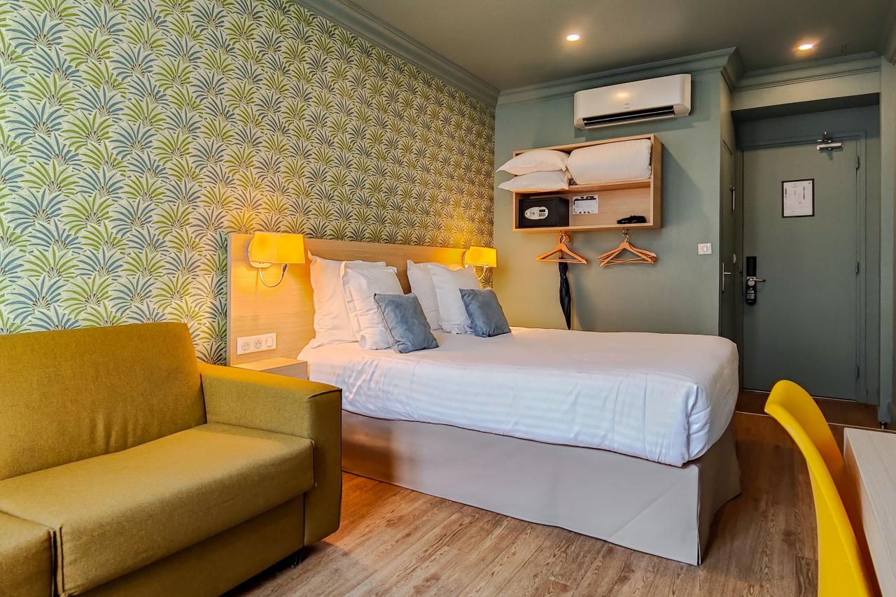 Hôtel du Centre Nice - Rooms 10 minutes away from the beach