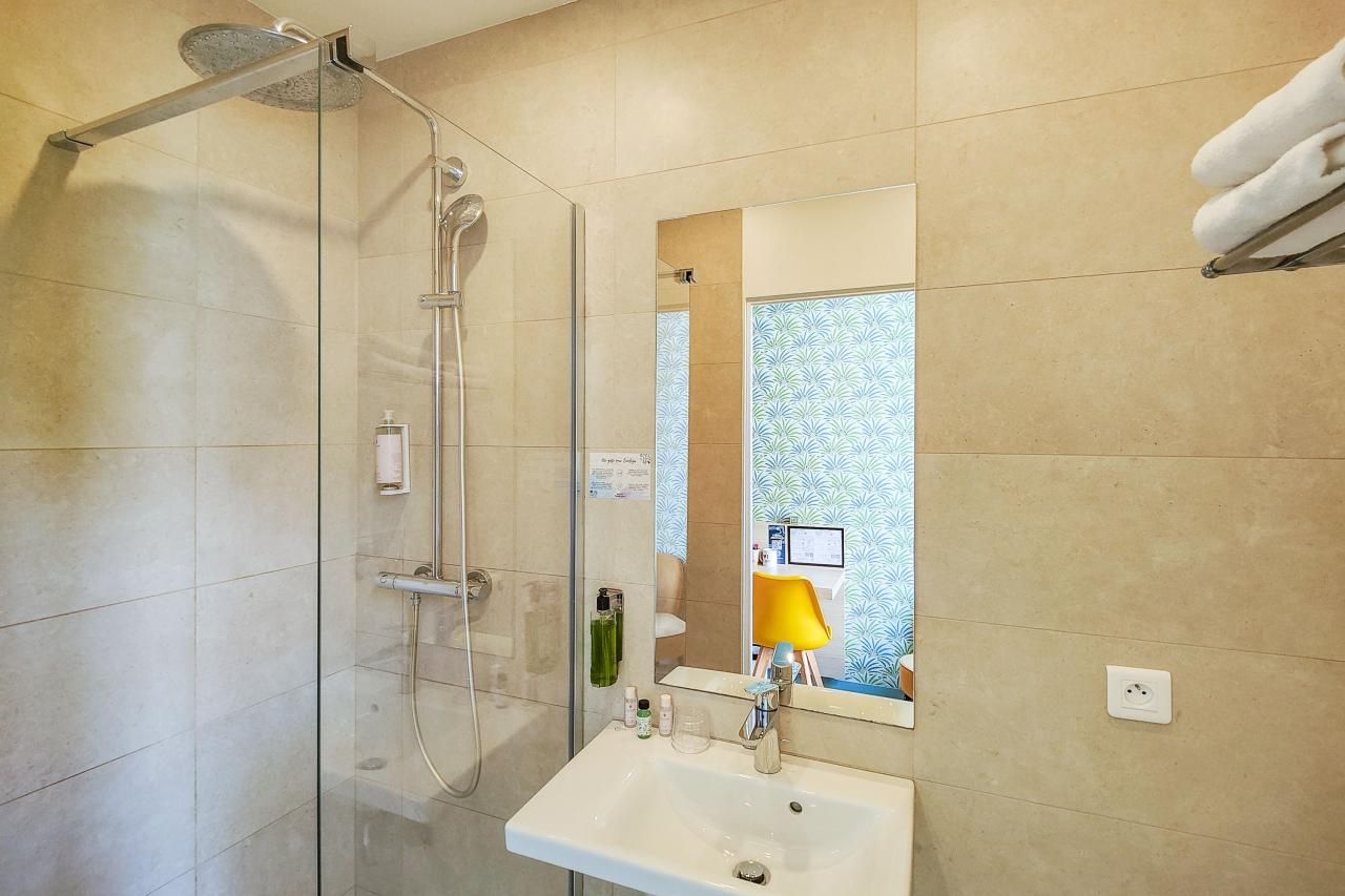 Hôtel du Centre Nice - salle de bain avec produits Galimard