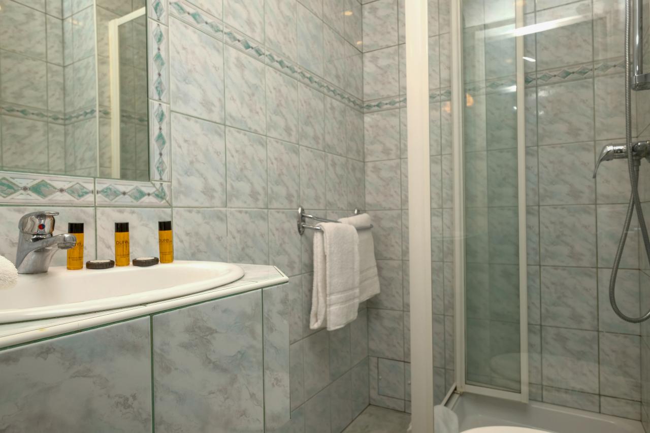 Hôtel du Centre Nice - salle de bain dans hôtel proche gare